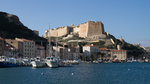 Bonifacio, la ville basse et la citadelle.