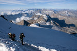 Au petit col sous le sommet.