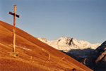 Le soir, au refuge de Vallonbrun. Au fond, l'Albaron.