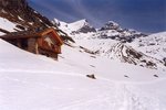 Montée au Refuge du Carro — Au fond, la Grande Aiguille Rousse.