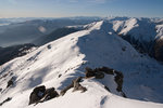 Sur l'arête, vue plongeante sur le Capelet Inférieur.