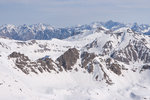 Au fond, le pic de la Font Sancte et le Brec de Chambeyron.