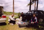 Irkoutsk (4 semaines de stage ouvrier) — Ma famille d'accueil m'emmène manger un Chachlyk dans la taïga.